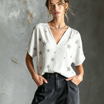 ElevenOra Chic Elegant White Crinkle Woven Fabric Charcoal Gray Star Print V-Neck Short-Sleeve Loose-Fit Shirt Top