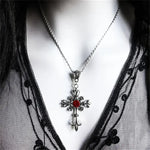 Veldrith Noirelle White Gold Necklace