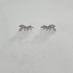 Vera Gorgeous Leaves Stud Earrings