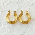 Everyday Gold Wavy Hoops