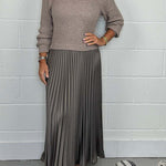 Claudia - Maxi dress with sweater and pleated skirt