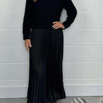 Claudia - Maxi dress with sweater and pleated skirt