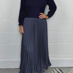 Claudia - Maxi dress with sweater and pleated skirt