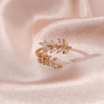 Elegant Verdant Laurel Leaf Ring